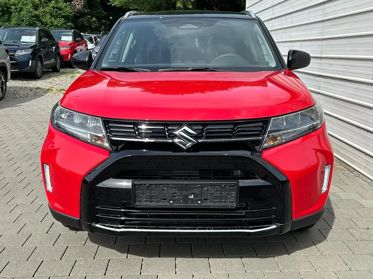 Neu Suzuki Vitara Comfort 110 PS (80 kW) 2026 Bright red / cosmic black pearl metallic SUV