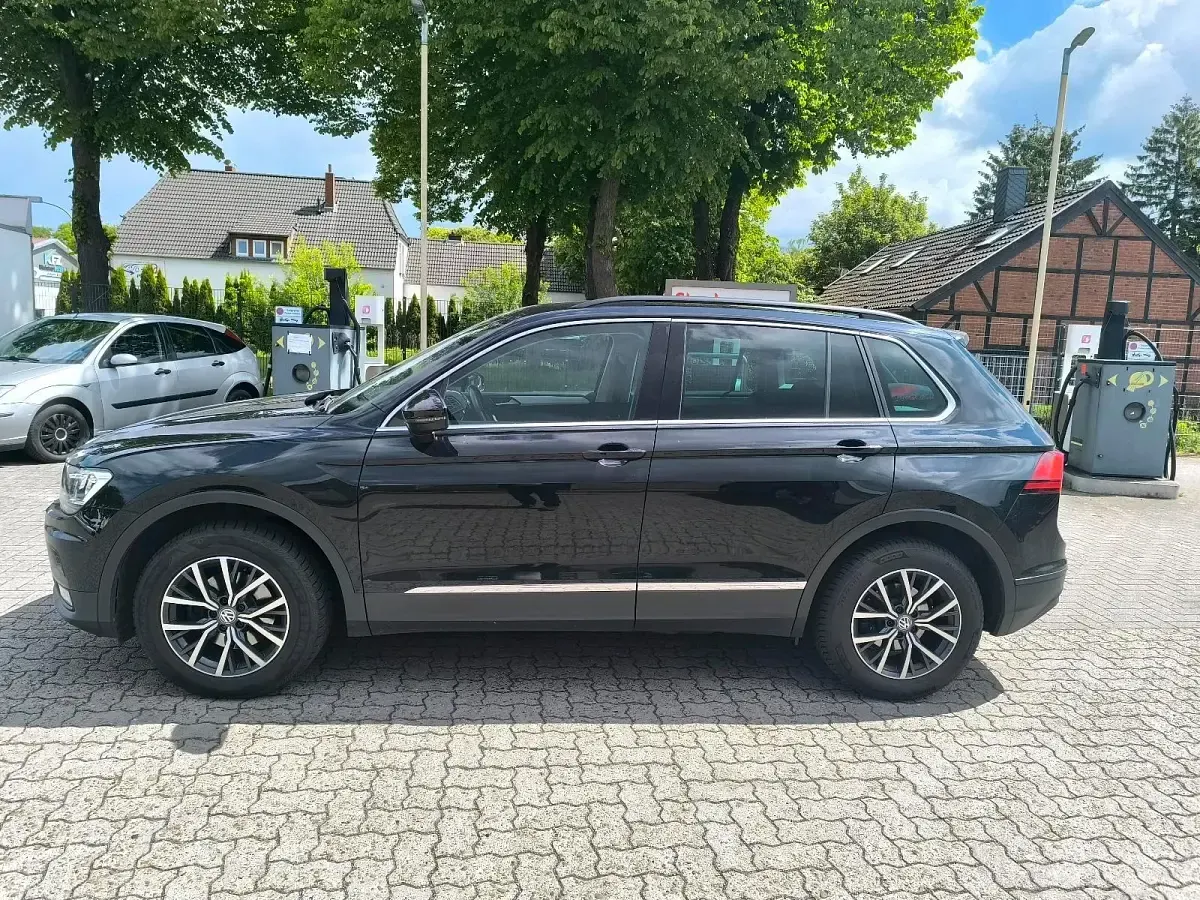 Gebraucht VW Tiguan 150 PS (110 kW) 2020 Schwarz SUV
