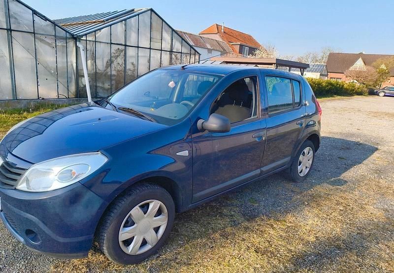 Gebraucht Dacia Sandero 75 PS (55 kW) 2010 Blau Limousine