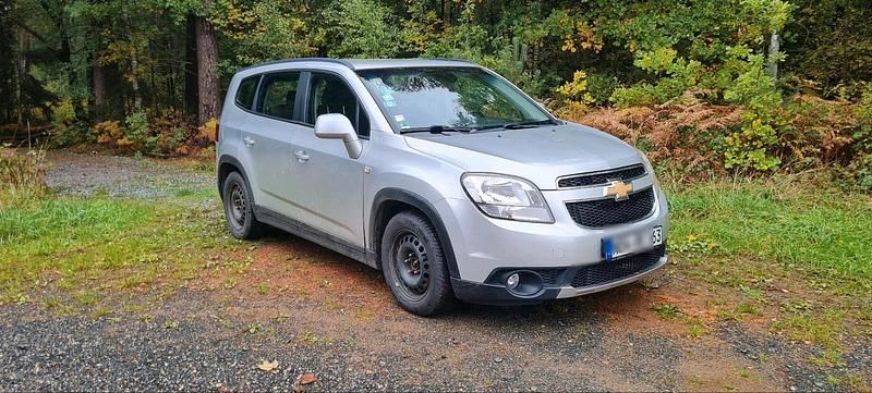 Silber Gebraucht 2012 Chevrolet Orlando Van / Kleinbus | 4.700 € (Fairer Preis) - Bild 1/4