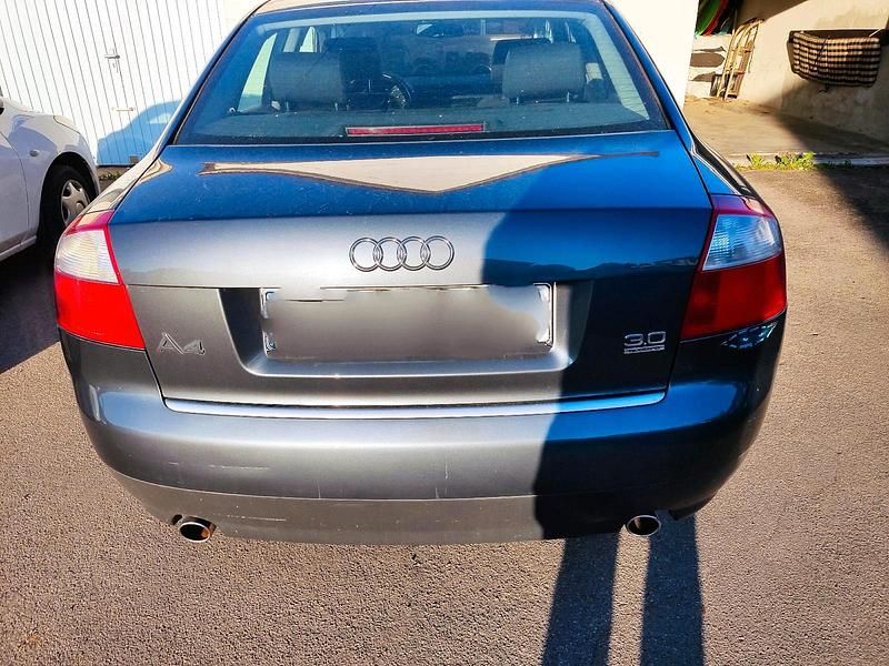 Second-hand Audi A4 220 CP (161 kW) 2001 Gri Berlinǎ