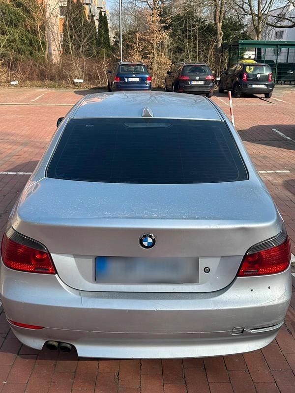 Gebraucht BMW 525 177 PS (130 kW) 2004 Silber Limousine