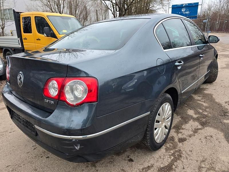 Gebraucht VW Passat Highline 140 PS (102 kW) 2008 Grau Limousine