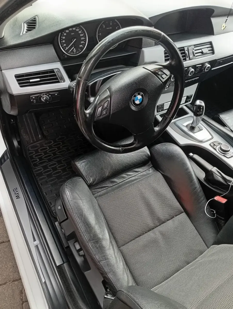 Gebraucht BMW 520 177 PS (130 kW) 2009 Weiß Limousine
