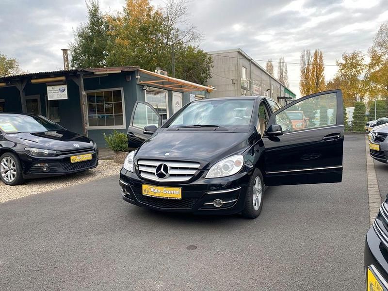Schwarz Gebraucht 2008 Mercedes B150 Van / Kleinbus | 1.300 € - Bild 1/4