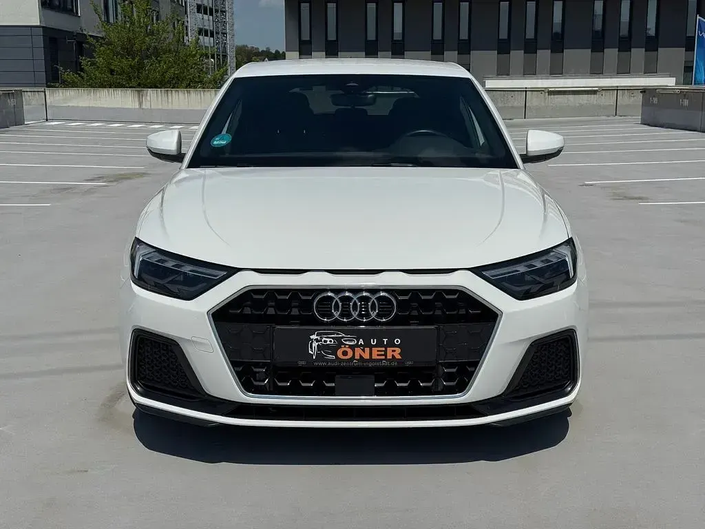 Gebraucht Audi A1 Sportback S-Line 110 PS (80 kW) 2021 Candy(b9a)/cortinaweiß sonder. Kleinwagen