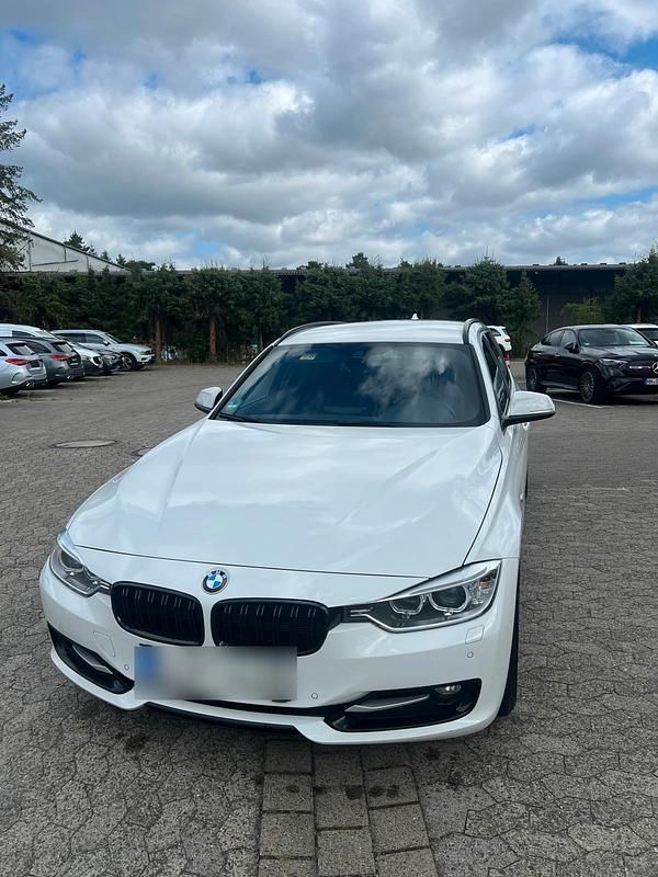 Weiß Gebraucht 2014 BMW 318 Kombi | 10.000 € (Fairer Preis) - Bild 1/4