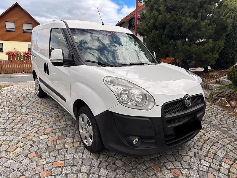 Gebraucht Fiat Doblò 101 PS (74 kW) 2011 Weiß Van / Kleinbus