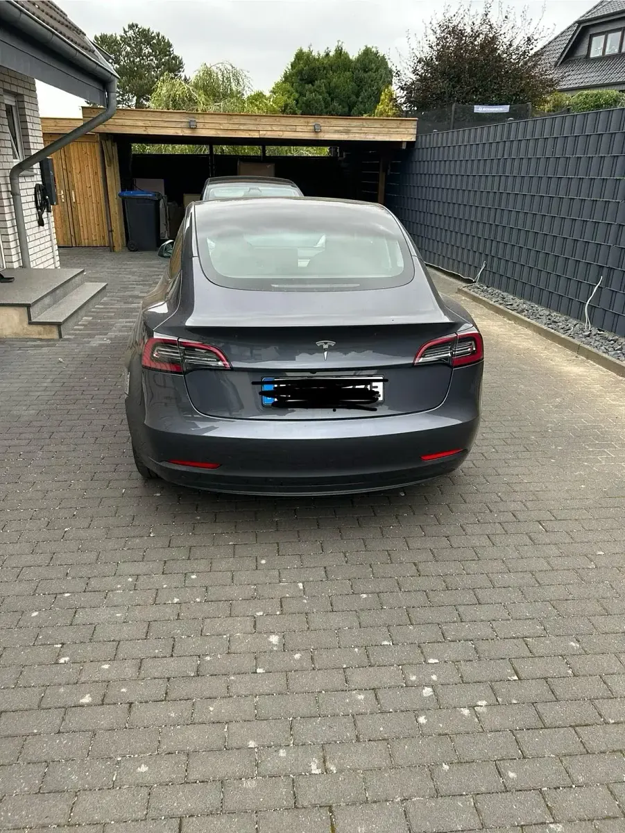 Gebraucht Tesla Model 3 Standard Range 208 kW (283 PS) 2022 Grau Limousine