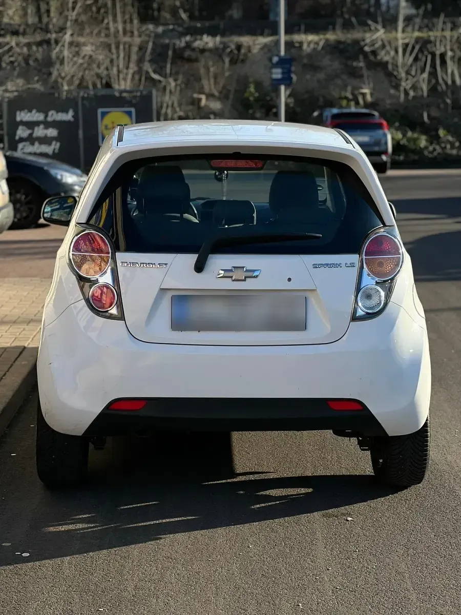 Gebraucht Chevrolet Spark 68 PS (50 kW) 2012 Weiß Kleinwagen