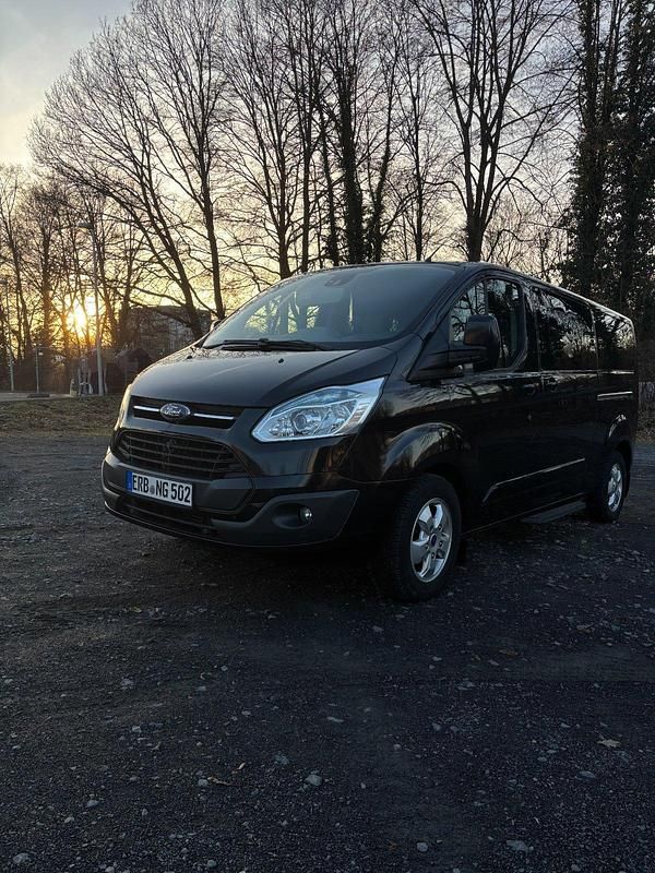 Gebraucht Ford Tourneo Titanium 155 PS (114 kW) 2016 Schwarz Van / Kleinbus