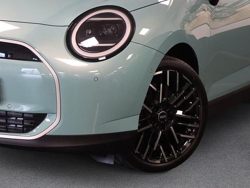 Second-hand Mini Cooper 135 kW (184 CP) 2024 Verde Hatchback