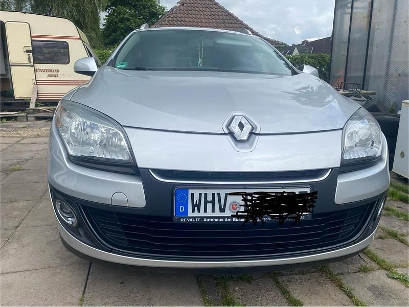 Gebraucht Renault Mégane GrandTour 111 PS (81 kW) 2012 Silber Kombi