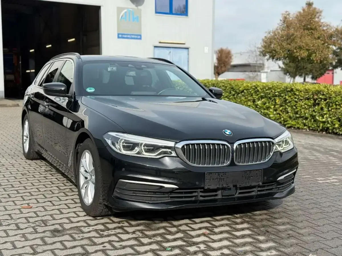 Gebraucht BMW 530 Performance 265 PS (194 kW) 2017 Schwarz Kombi
