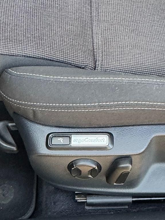 Gebraucht VW Passat Highline 150 PS (110 kW) 2014 Grau Limousine