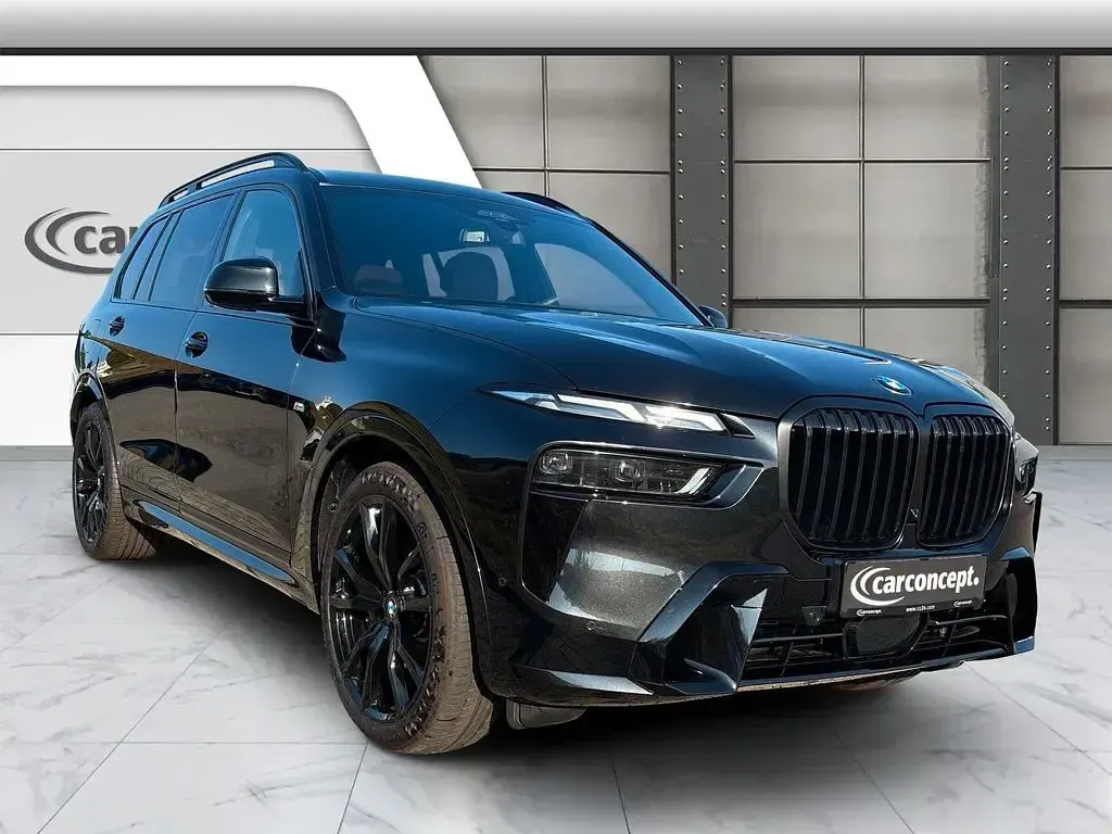 Gebraucht BMW X7 M Sport 352 PS (258 kW) 2025 Schwarz SUV