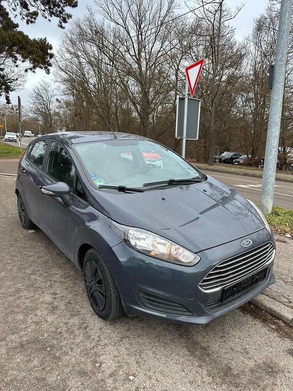 Gebraucht Ford Fiesta 100 PS (73 kW) 2014 Grau Kleinwagen