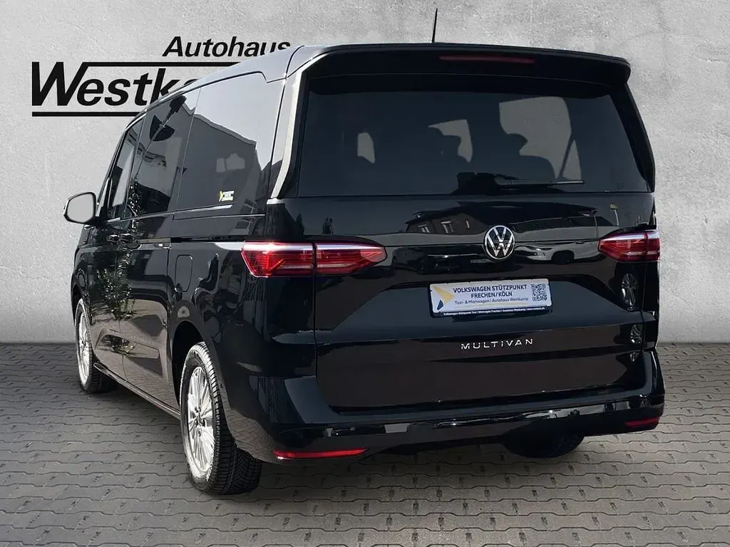 Neu VW Multivan Life 150 PS (110 kW) 2026 Deep black perleffekt Van / Kleinbus
