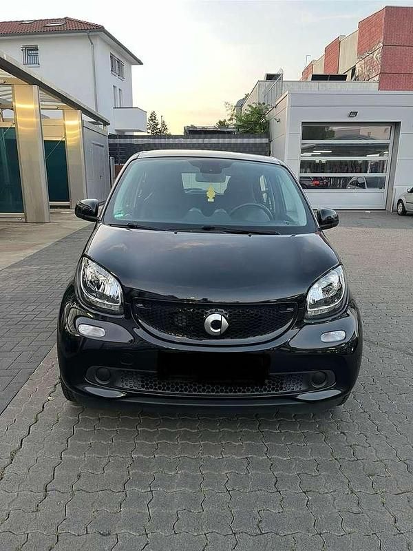 Schwarz Gebraucht 2019 Smart ForFour Limousine | 12.500 € (Fairer Preis) - Bild 1/4