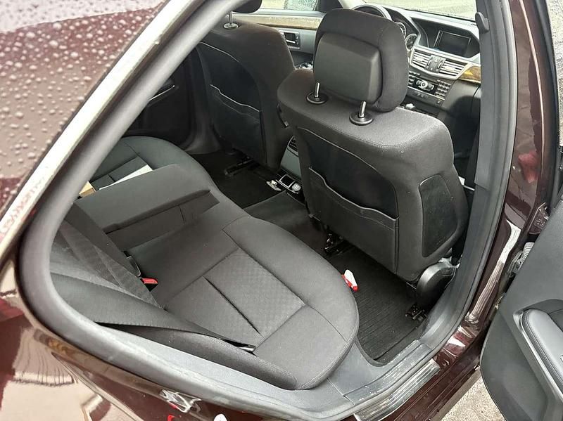 Gebraucht Mercedes E250 204 PS (150 kW) 2009 Braun Limousine