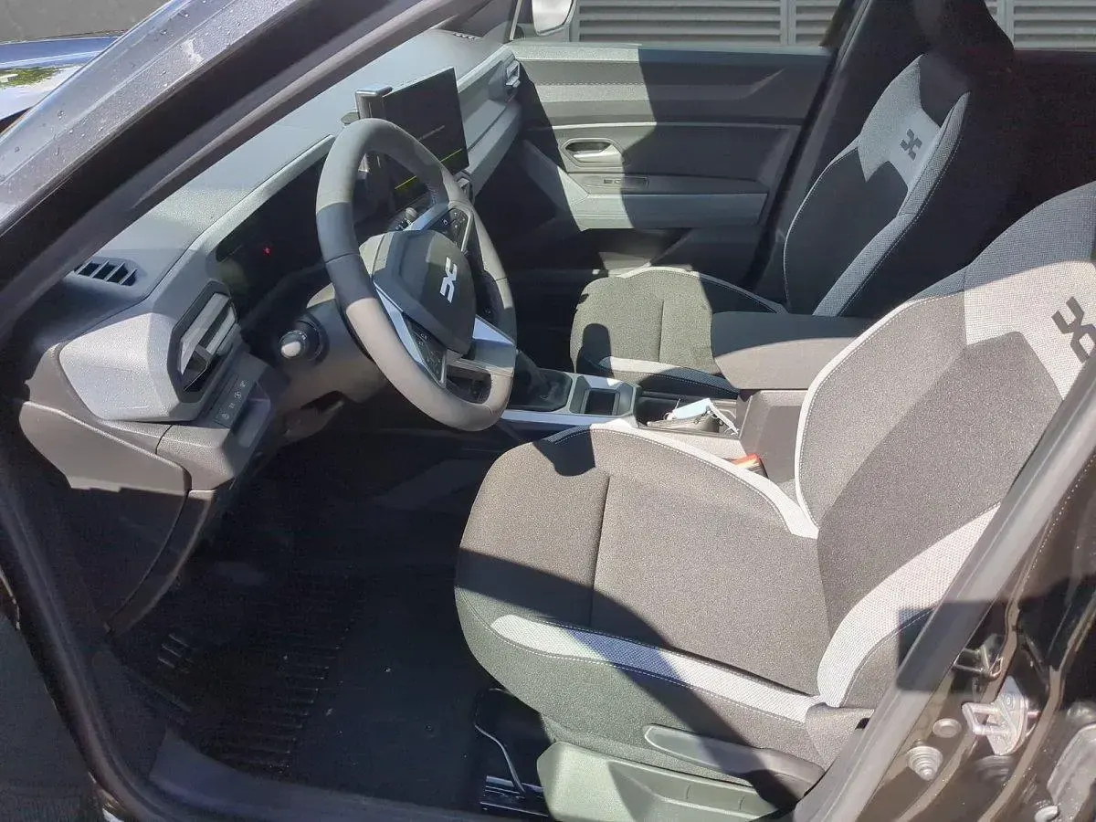 Neu Dacia Duster Journey 122 PS (89 kW) 2025 Perlmuttschwarz SUV