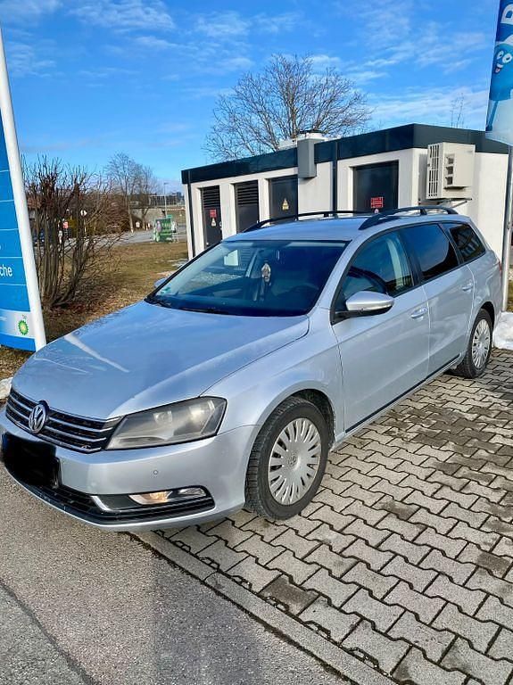 Gebraucht VW Passat Trendline 140 PS (102 kW) 2012 Silber Kombi
