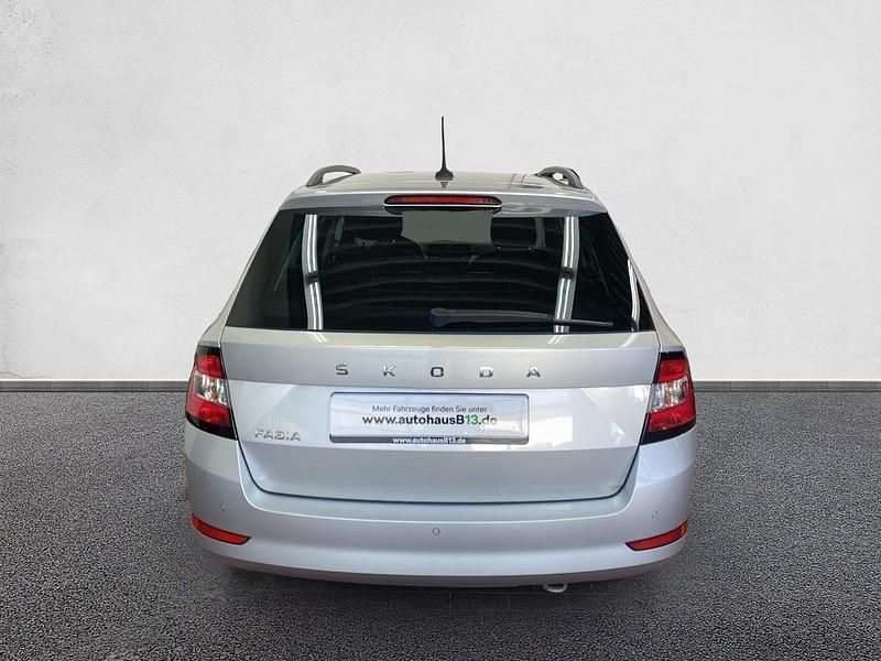 Second-hand Skoda Fabia Ambition 95 CP (69 kW) 2022 Argintiu Hatchback