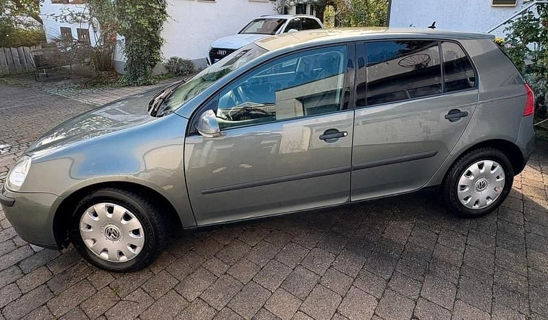 Grün Gebraucht 2004 VW Golf V Limousine | 2.450 € (Fairer Preis) - Bild 1/4