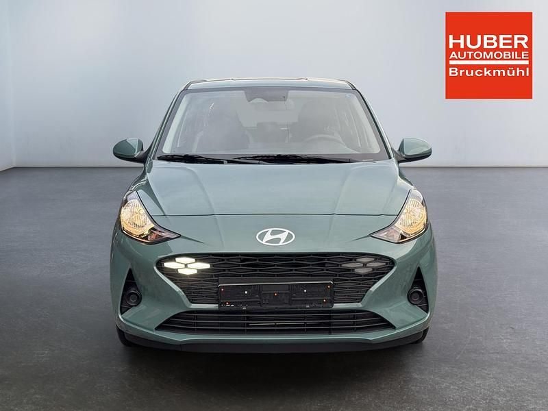 Neu Hyundai i10 79 PS (58 kW) 2025 Mangroove green Kleinwagen