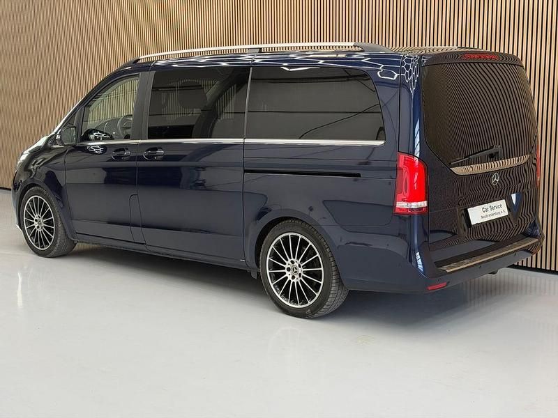 Gebraucht Mercedes V250 Exclusive 190 PS (139 kW) 2018 Blau Van / Kleinbus