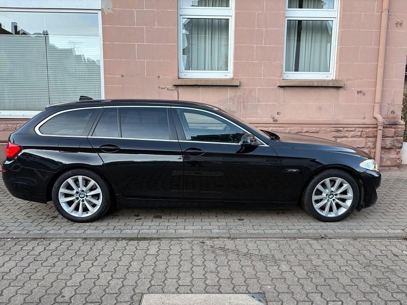 Gebraucht BMW 520 M Sport 184 PS (135 kW) 2012 Schwarz Kombi