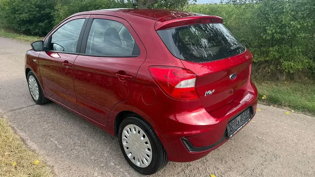 Gebraucht Ford Ka 86 PS (63 kW) 2018 Rot Limousine