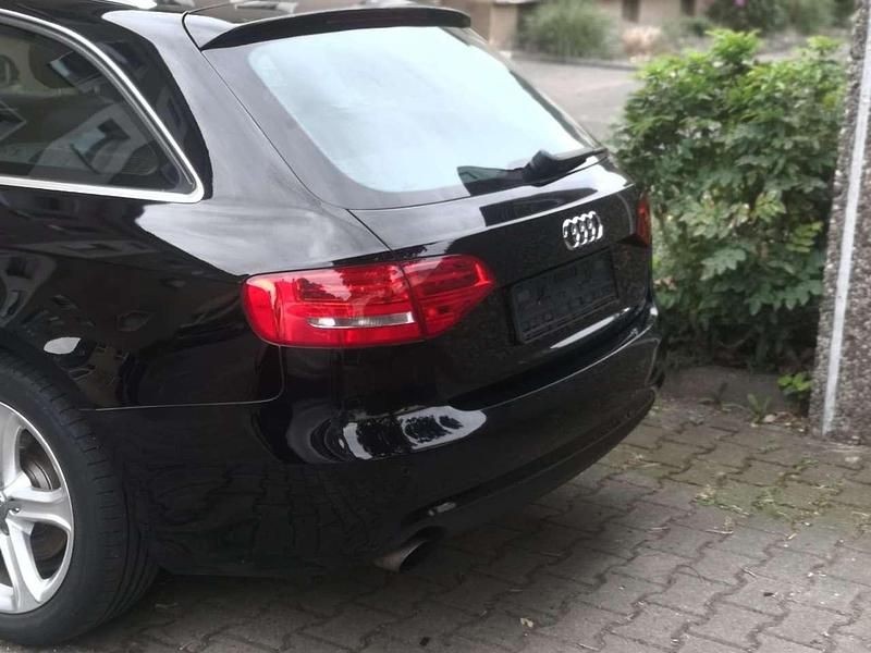 Schwarz Gebraucht 2013 Audi A4 Ambition Kombi | 6.500 € (Fairer Preis) - Bild 1/4