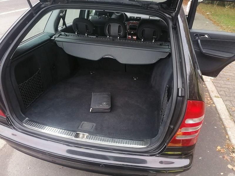 Gebraucht Mercedes C180 Classic 143 PS (105 kW) 2003 Schwarz Kombi