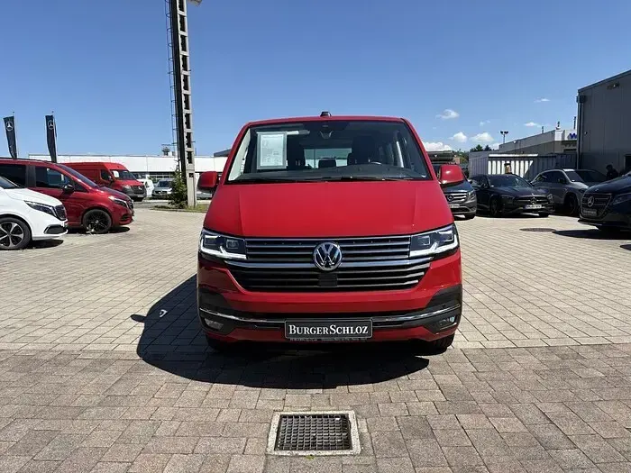 Gebraucht VW Multivan Comfortline 150 PS (110 kW) 2022 Kirschrot Van / Kleinbus