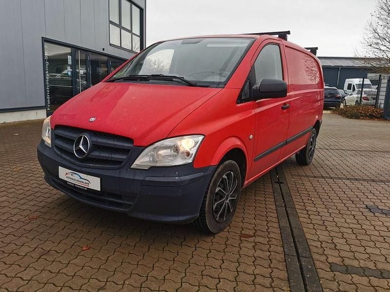 Rot Gebraucht 2012 Mercedes Vito Van | 6.480 € (Superpreis) - Bild 1/4