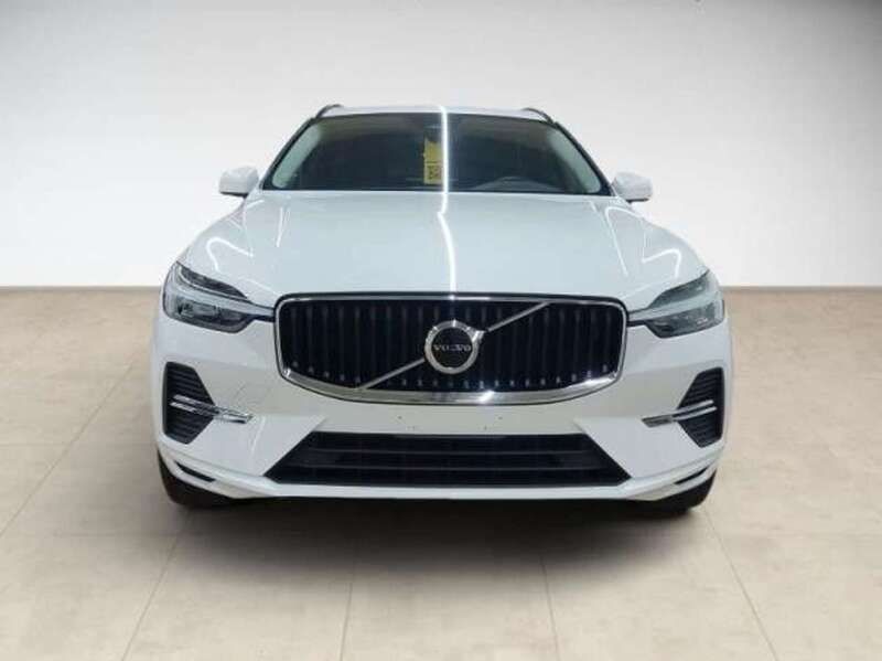 Gebraucht Volvo XC60 197 PS (144 kW) 2024 Crystal white / metallic SUV