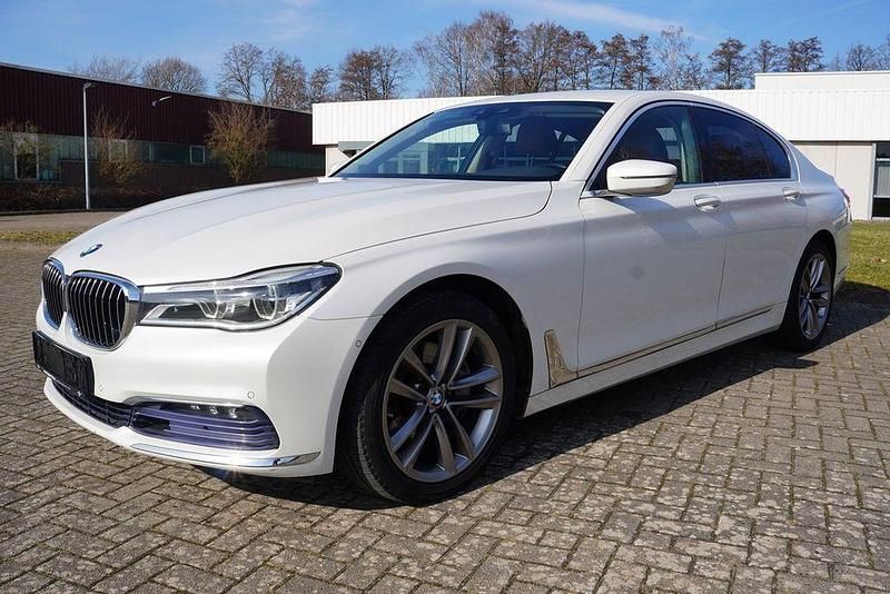 Second-hand BMW 730 265 CP (194 kW) 2015 Alb Berlinǎ