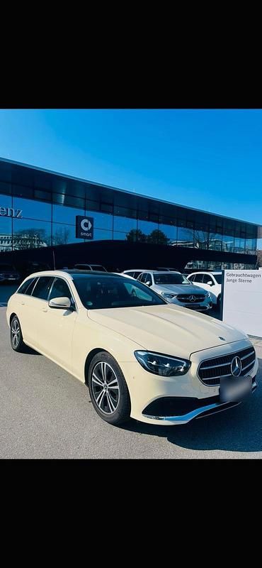 Gebraucht Mercedes E220 200 PS (147 kW) 2023 Beige Kombi