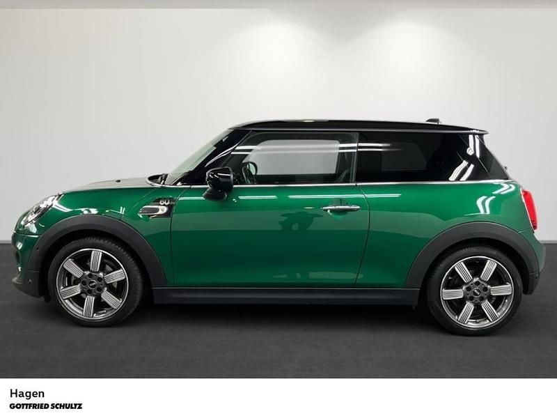 Gebraucht Mini Cooper 136 PS (100 kW) 2019 Gruen Kleinwagen