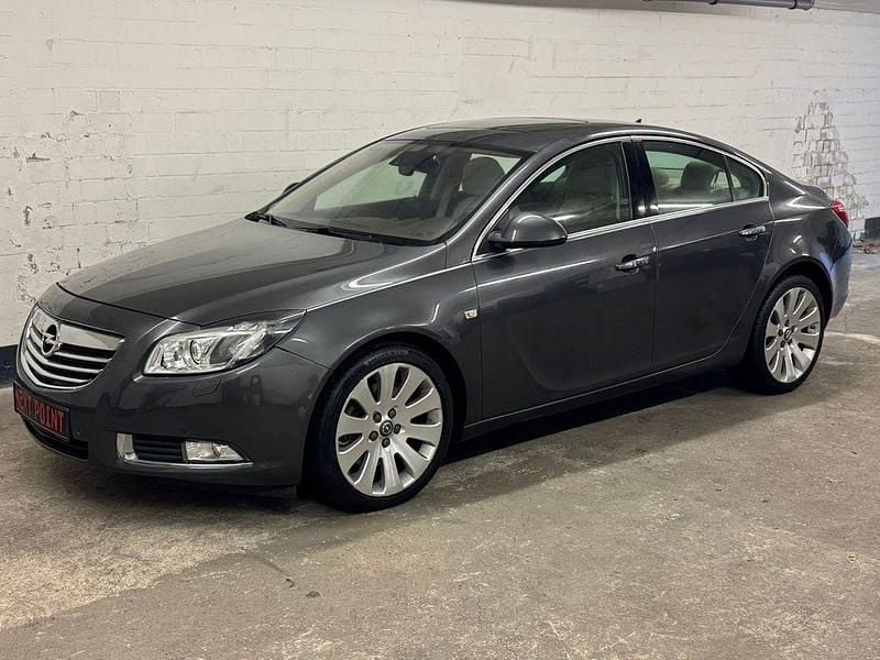 Grau Gebraucht 2008 Opel Insignia Cosmo Limousine | 7.800 € (Fairer Preis) - Bild 1/4