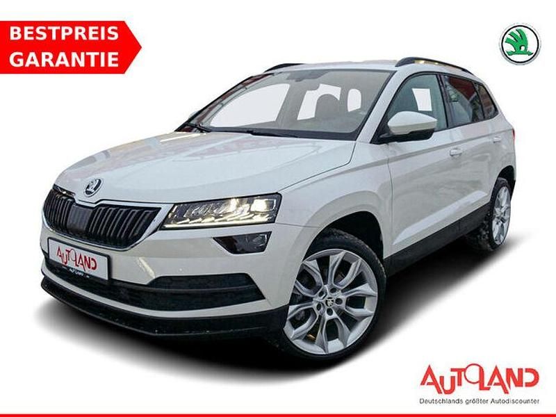 Weiß Gebraucht 2021 Skoda Karoq Style SUV | 25.950 € (Fairer Preis) - Bild 1/4