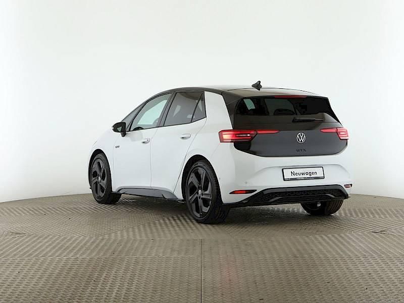 Gletscherweiß metallic schwarz Gebraucht 2024 VW ID.3 GTX Kleinwagen | 42.925 € - Bild 1/4