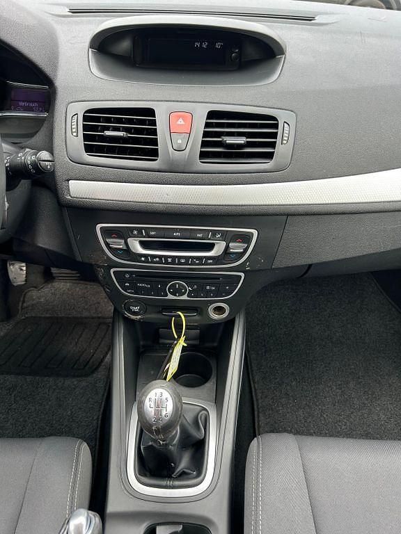 Gebraucht Renault Mégane Dynamique 131 PS (96 kW) 2009 Blau Limousine