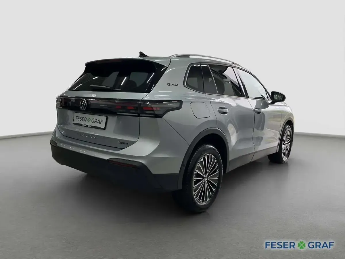 Gebraucht VW Tiguan Goal 193 PS (141 kW) 2024 Oyster silver metallic SUV
