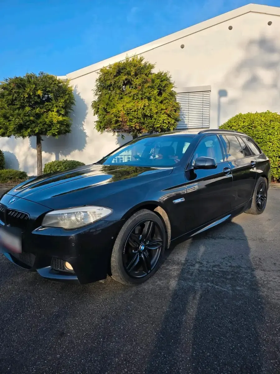 Gebraucht BMW 530 M Sport 258 PS (189 kW) 2011 Schwarz Kombi