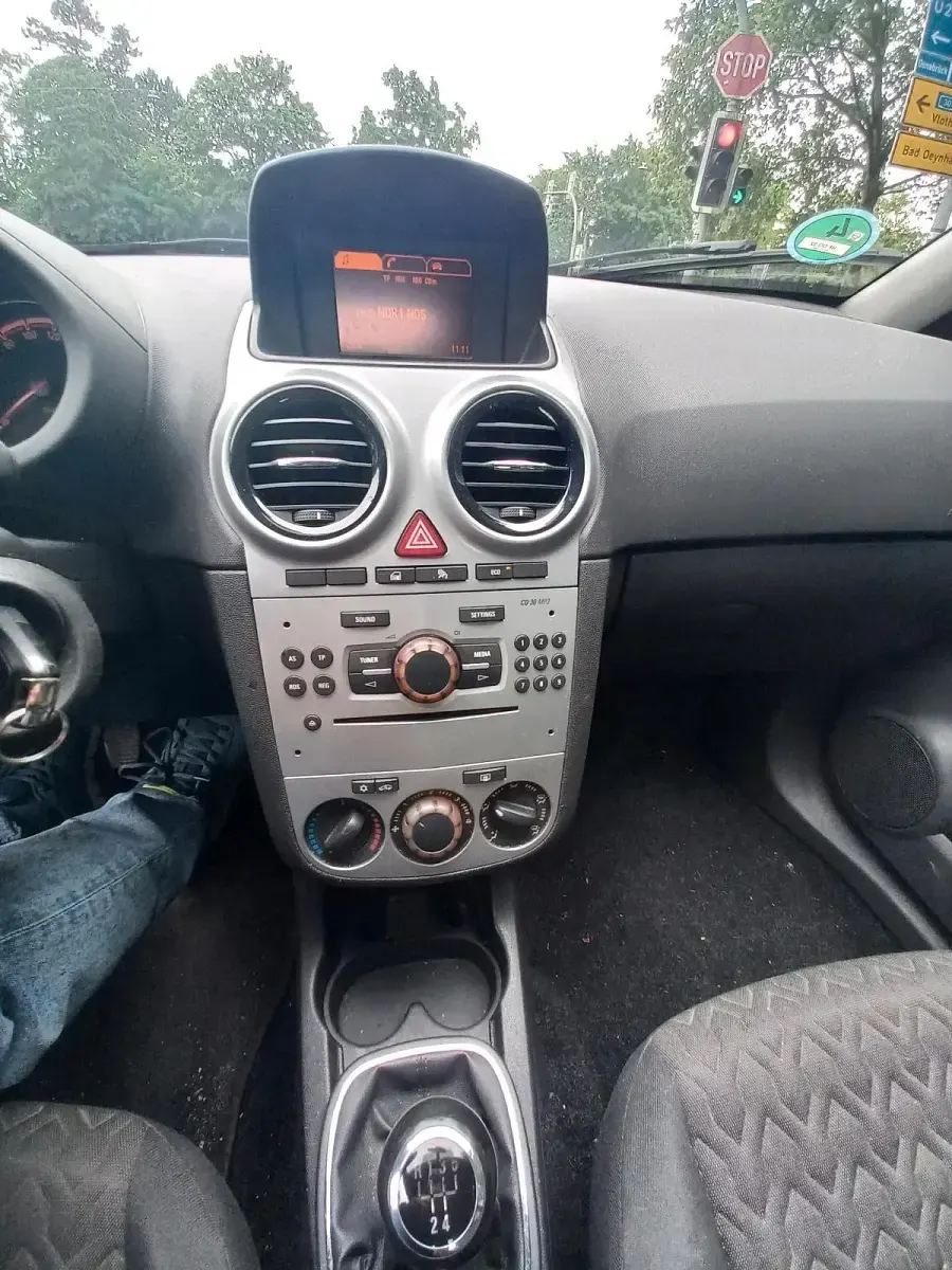 Gebraucht Opel Corsa 95 PS (69 kW) 2013 Silber Kleinwagen