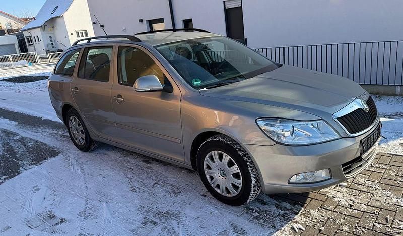 Beige Gebraucht 2009 Skoda Octavia Ambiente Kombi | 5.900 € (Fairer Preis) - Bild 1/4