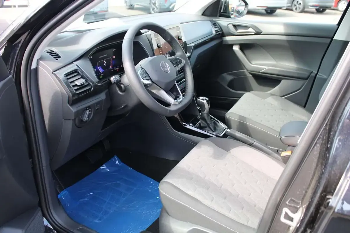 Gebraucht VW T-Cross Life 116 PS (85 kW) 2026 Deep black perleffekt SUV