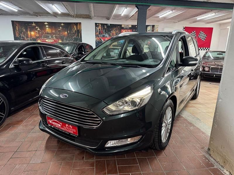 Grün Gebraucht 2015 Ford Galaxy Titanium Van / Kleinbus | 11.900 € (Etwas zu teuer) - Bild 1/4